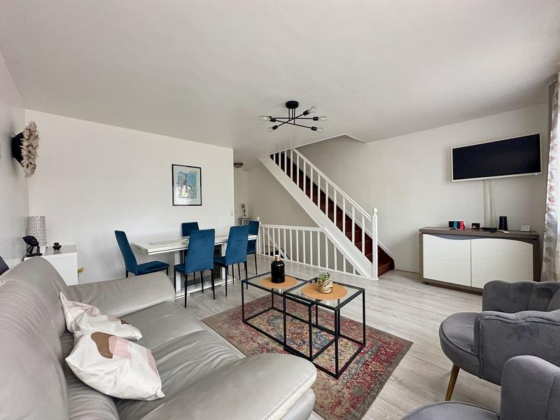 Maison - 96 m² - 5 pièces