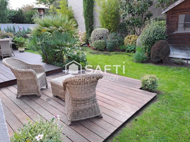 Maison - 207 m² - 7 pièces