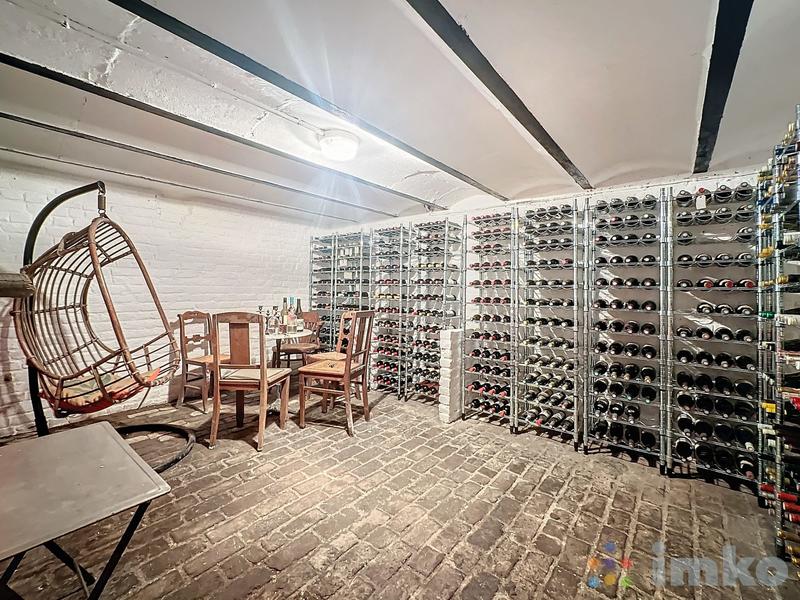 Maison - 252 m² - 8 pièces