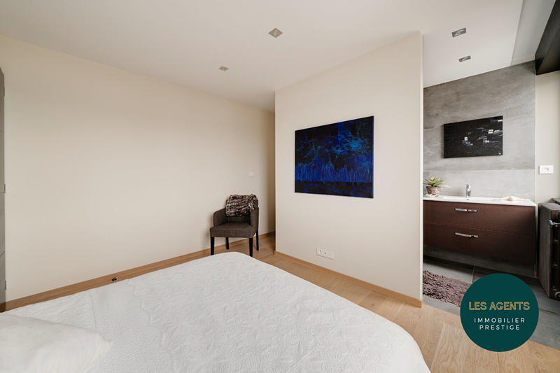 Maison - 278 m² - 11 pièces