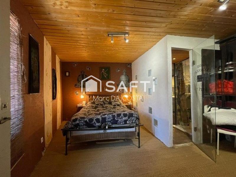 Maison - 225 m² - 10 pièces