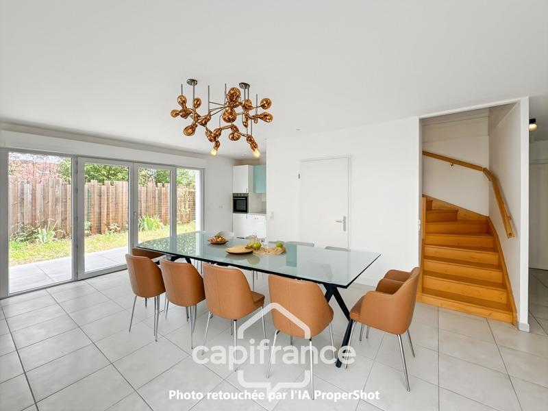 Maison - 93 m² - 4 pièces