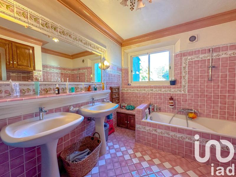 Maison - 258 m² - 10 pièces