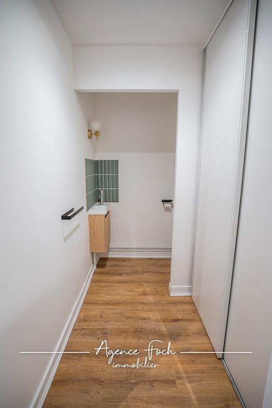 Appartement - 205 m² - 8 pièces