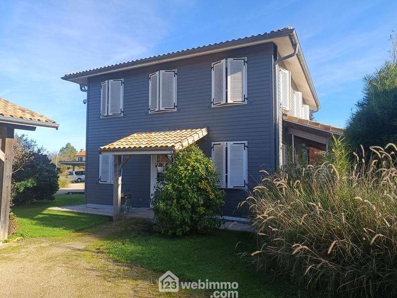 Maison - 737 m² - 20 pièces