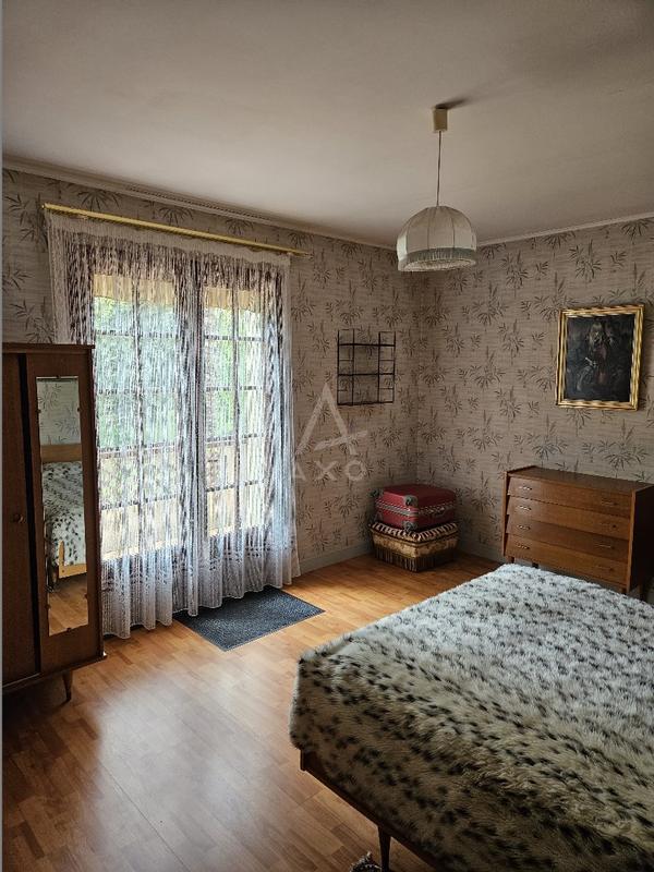 Maison - 200 m² - 5 pièces