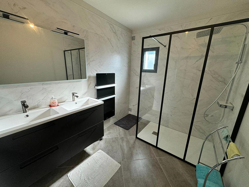 Maison - 278 m² - 10 pièces