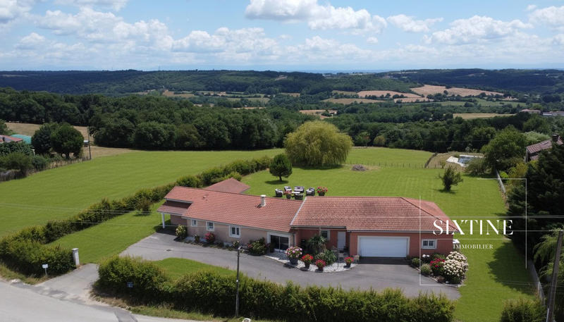 Maison - 271 m² - 10 pièces