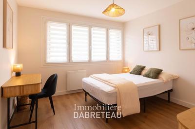 Appartement - 128 m² - 8 pièces