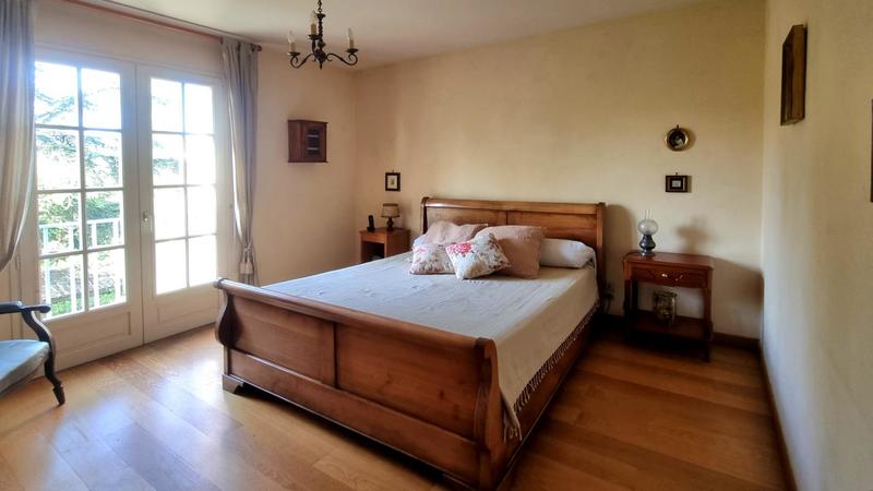 Propriété - 155 m² - 6 pièces