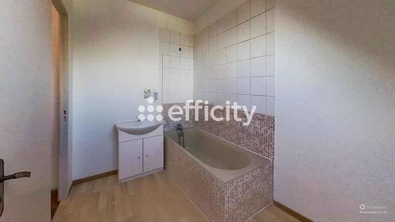 Maison - 99 m² - 6 pièces