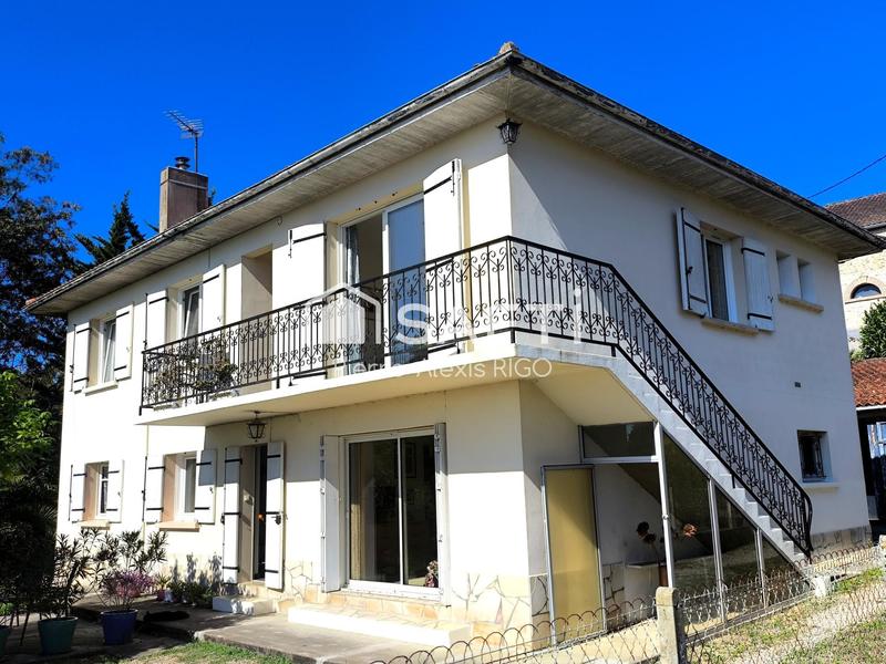 Maison - 200 m² - 9 pièces