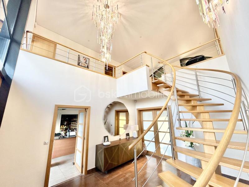 Villa - 365 m² - 9 pièces