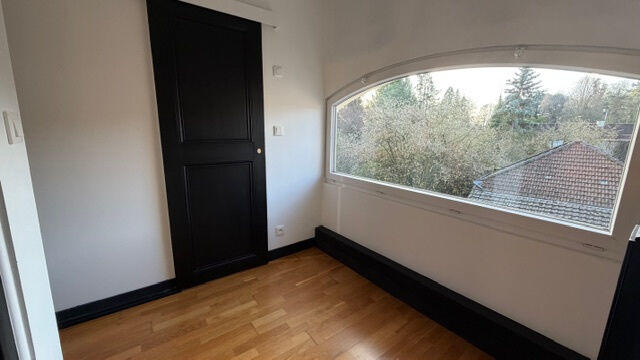 Maison - 111 m² - 6 pièces