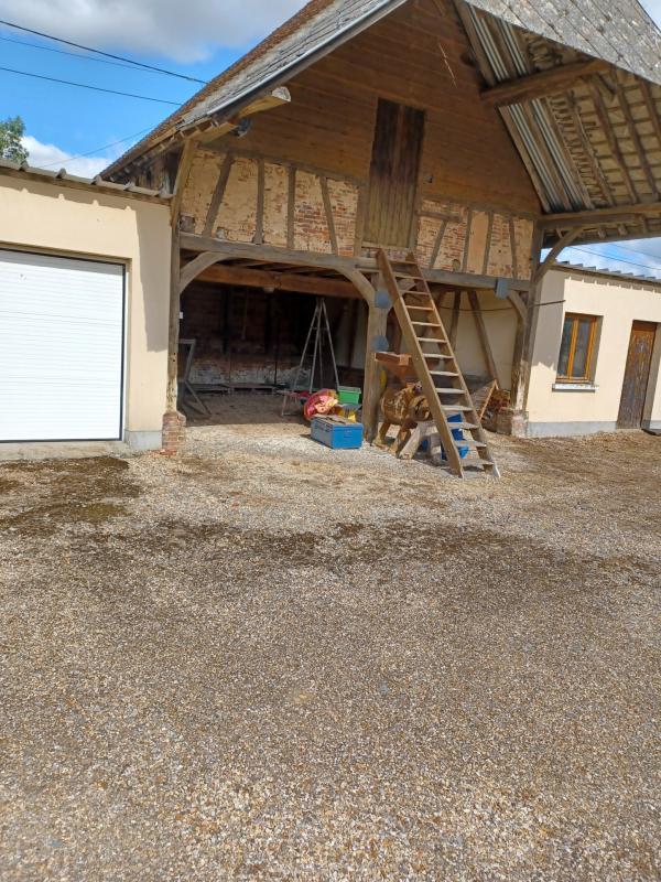 Propriété - 6 400 m² - 5 pièces