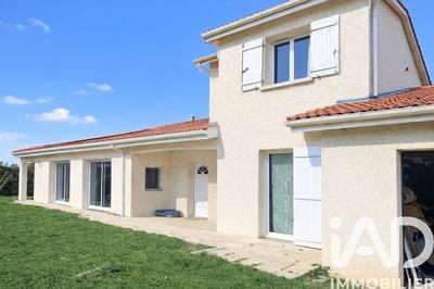 Maison - 250 m² - 6 pièces