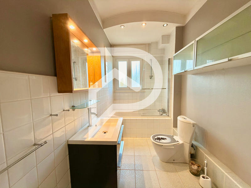 Appartement - 92 m² - 4 pièces