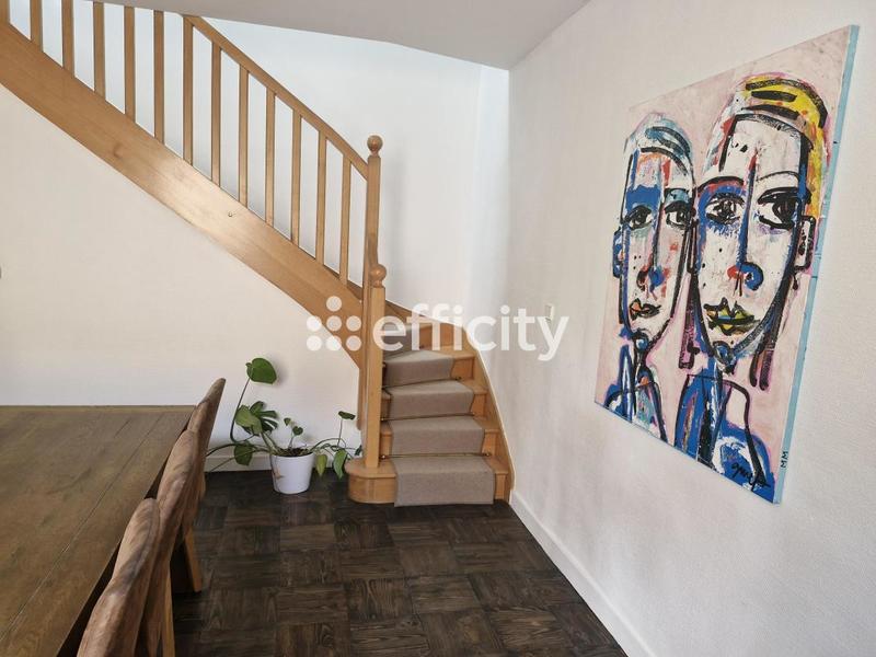 Maison - 374 m² - 9 pièces