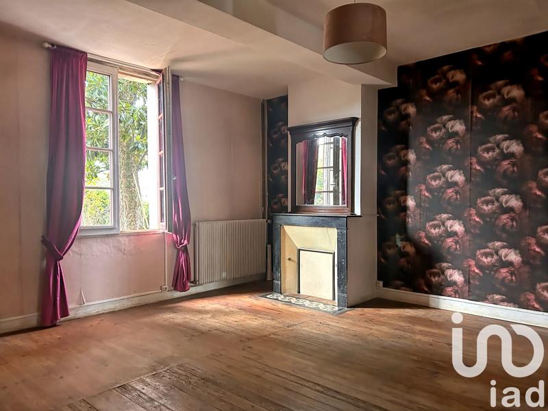 Maison - 239 m² - 9 pièces