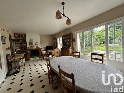 Maison - 160 m² - 8 pièces