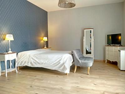 Propriété - 310 m² - 7 pièces