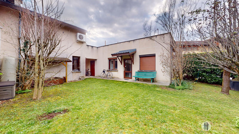 Maison - 263 m² - 5 pièces