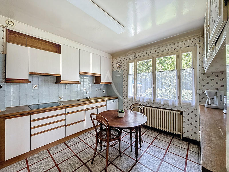 Maison - 180 m² - 7 pièces