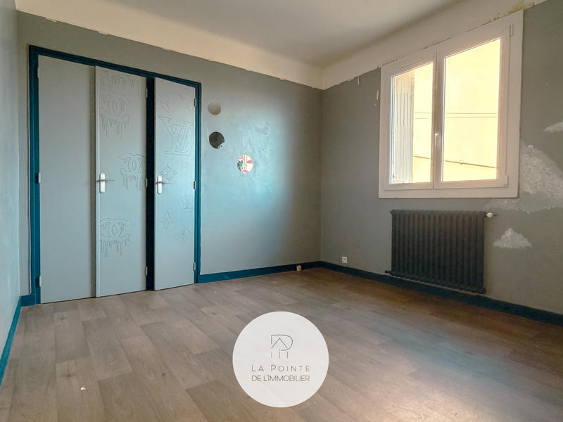 Maison - 390 m² - 8 pièces