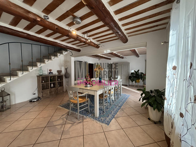 Maison traditionnelle - 260 m² - 7 pièces