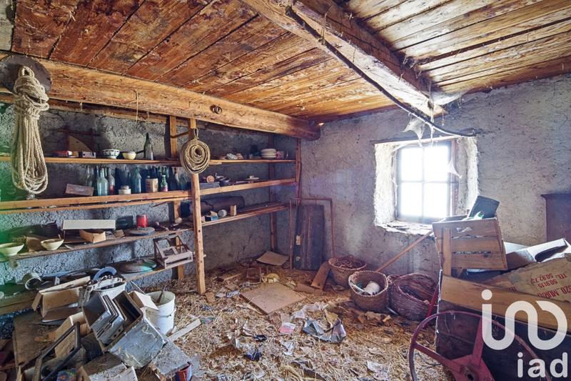 Maison de village - 900 m² - 20 pièces