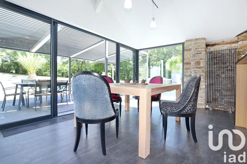 Maison - 218 m² - 8 pièces