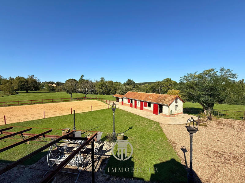 Propriété - 236 m² - 7 pièces