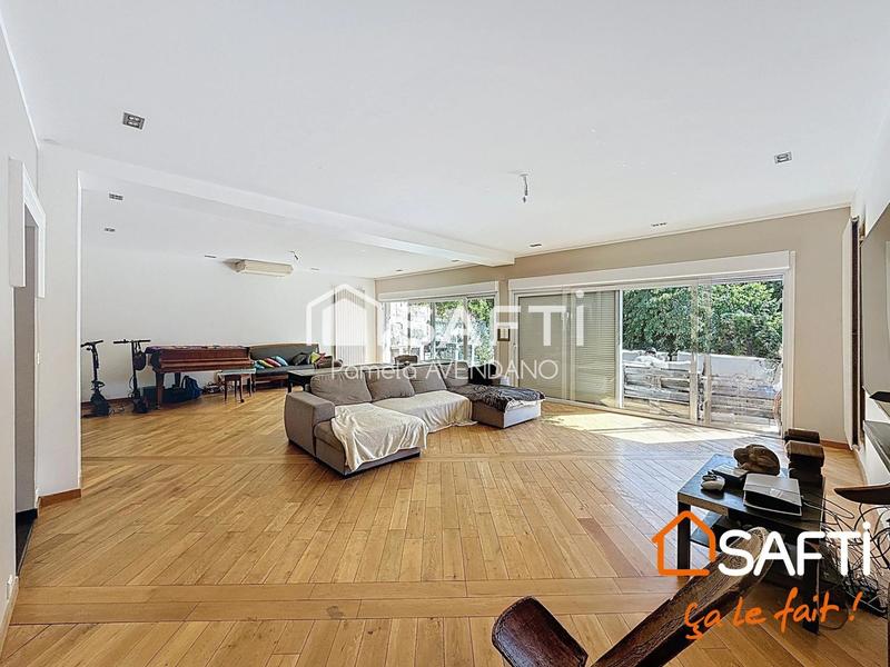 Villa - 200 m² - 8 pièces