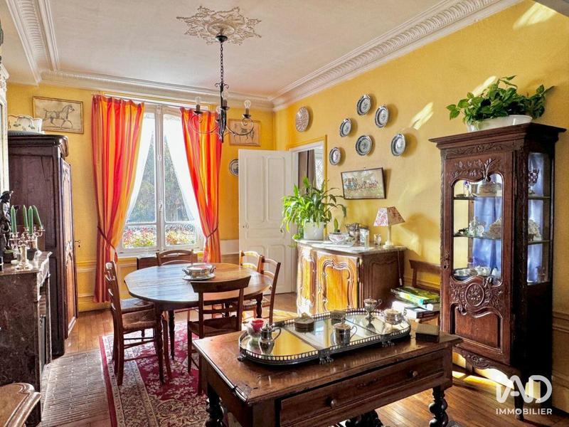 Maison - 176 m² - 10 pièces