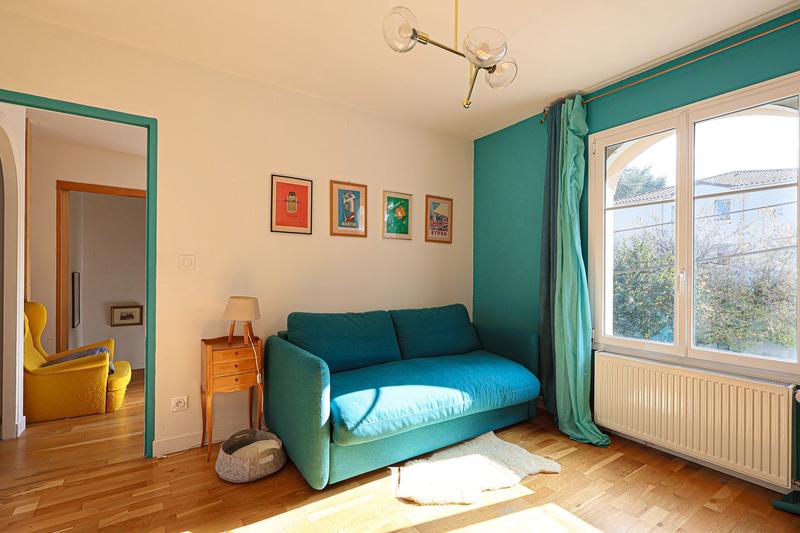 Maison - 180 m² - 8 pièces