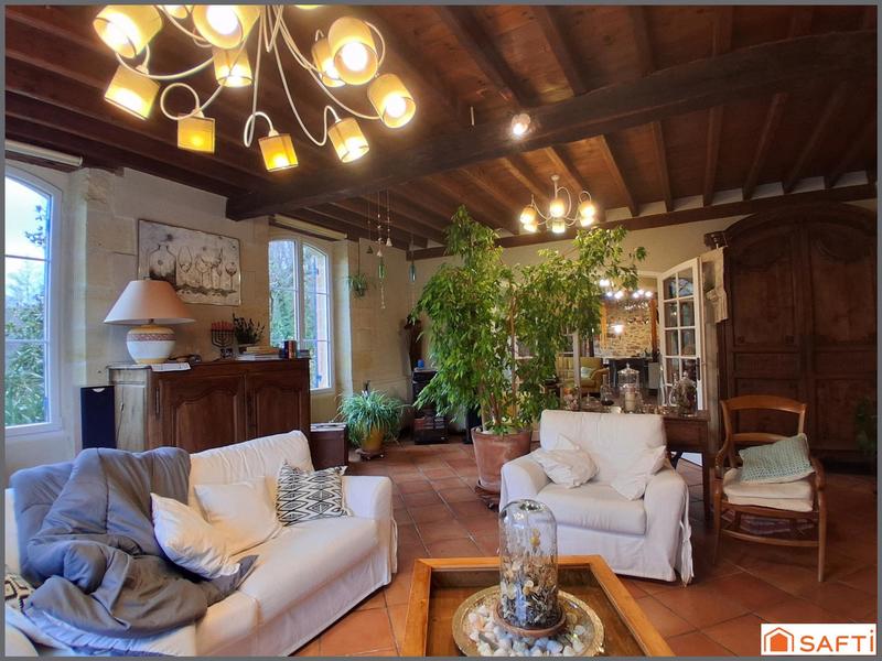 Maison - 343 m² - 9 pièces