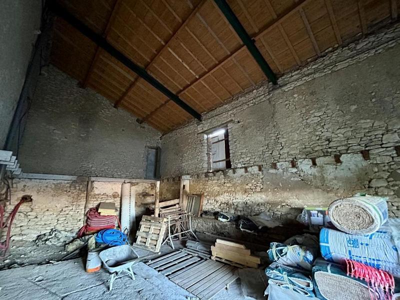 Corps de ferme - 420 m² - 6 pièces