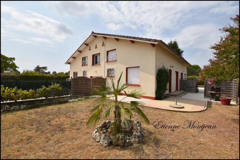 Maison - 256 m² - 13 pièces