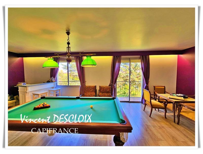 Maison - 186 m² - 8 pièces