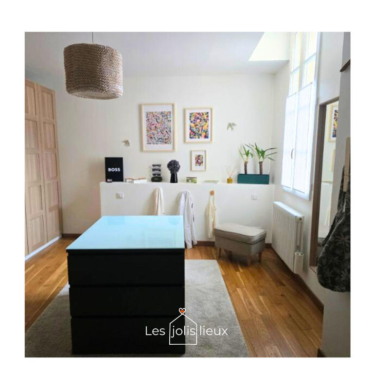 Maison - 221 m² - 10 pièces