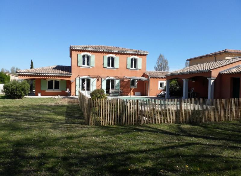 Maison - 137 m² - 5 pièces