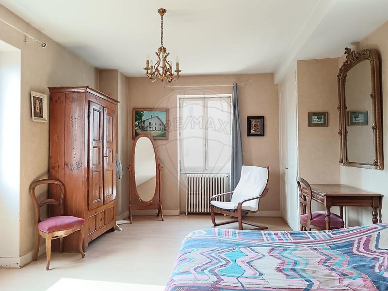 Maison - 296 m² - 10 pièces