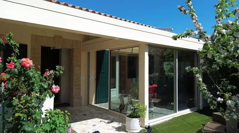 Villa - 232 m² - 8 pièces