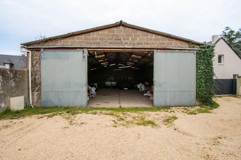 Parking / Garage - 159 m²