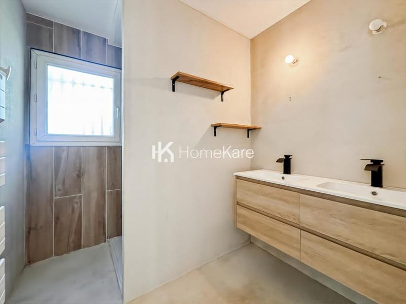 Maison - 96 m² - 5 pièces