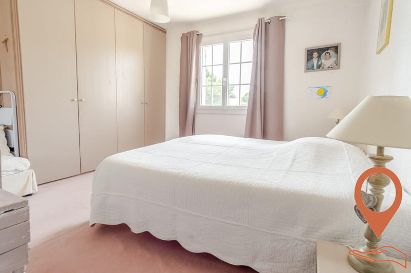 Villa - 182 m² - 9 pièces