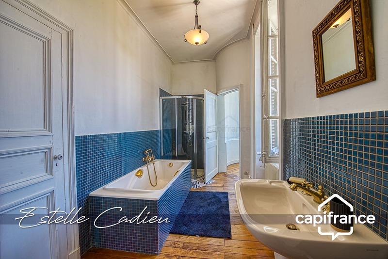 Château - 843 m² - 16 pièces