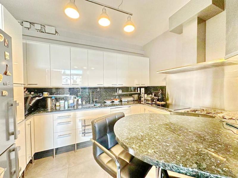 Appartement bourgeois - 146 m² - 4 pièces