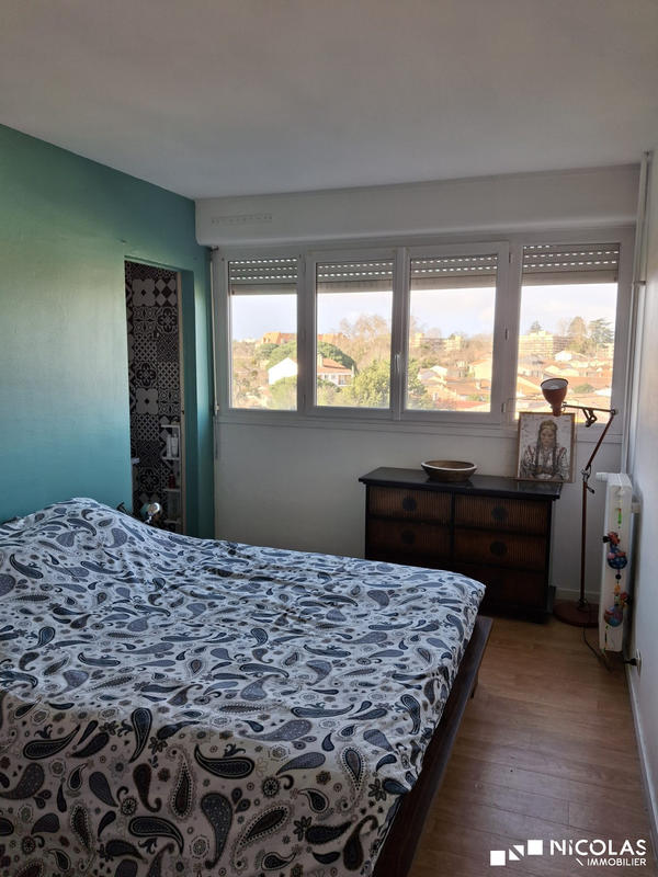 Appartement - 100 m² - 5 pièces