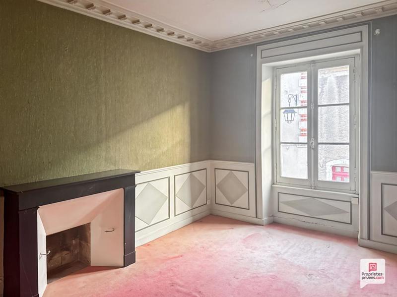 Maison - 211 m² - 10 pièces